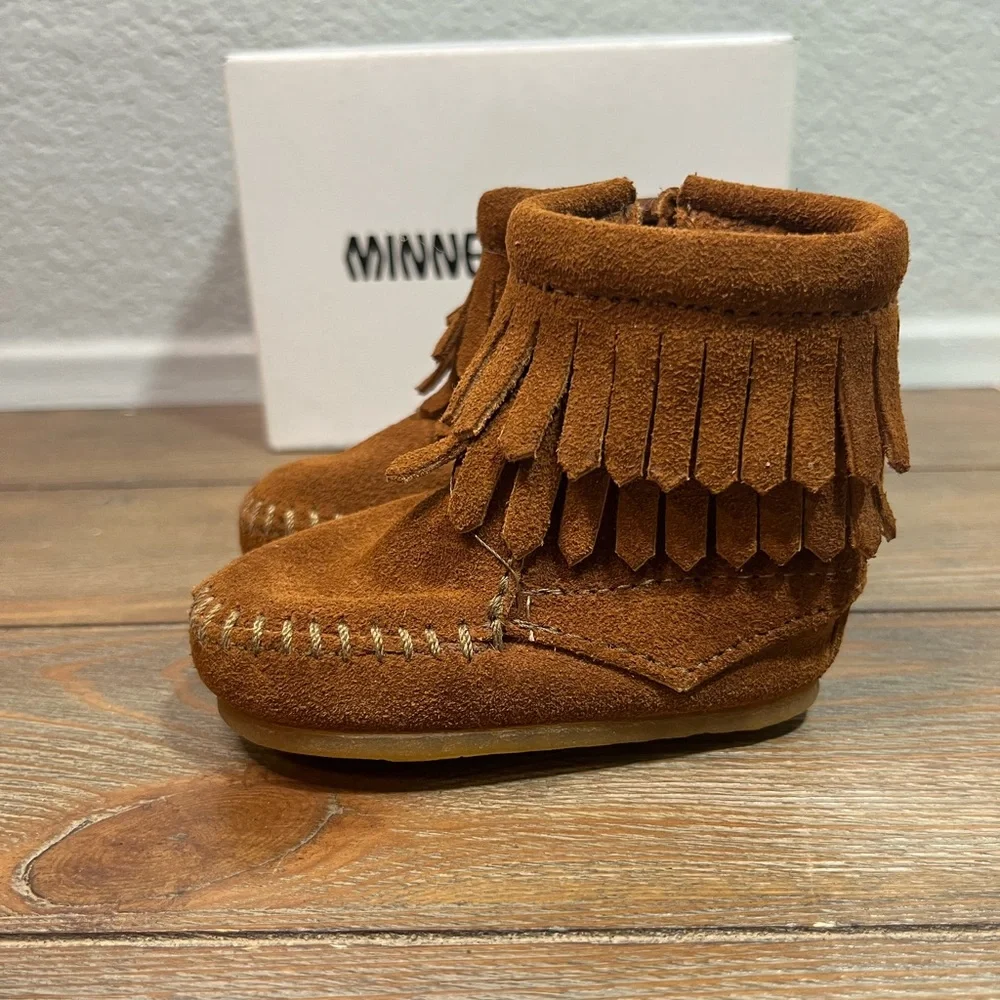 Minnetonka Moccasins Beown Leather/Suede NEW! Baby Size 1. New in Box!!